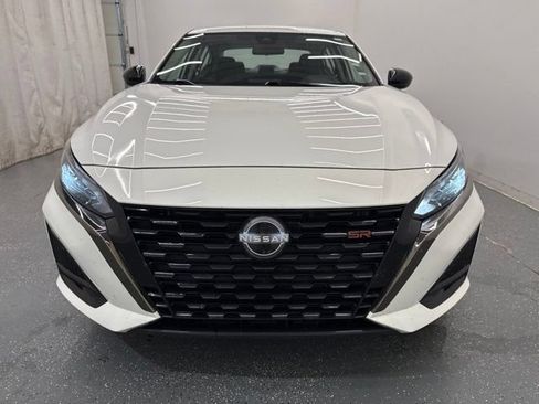 Used 2024 Nissan Altima 2.5 SR FWD image 4