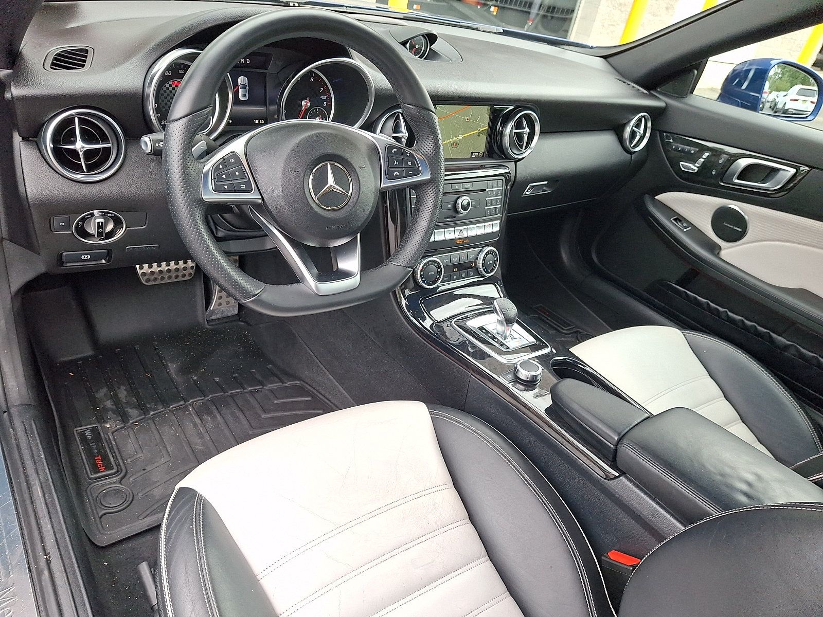Used 2017 Mercedes-Benz SLC 300 image 10
