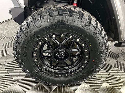 Used 2021 Jeep Gladiator Rubicon image 12