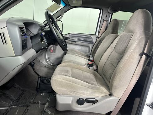 Used 2001 Ford F250 XLT image 12