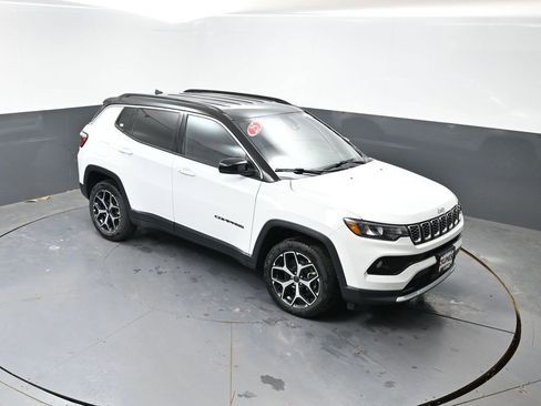 Used 2025 Jeep Compass Limited AWD/4WD image 42