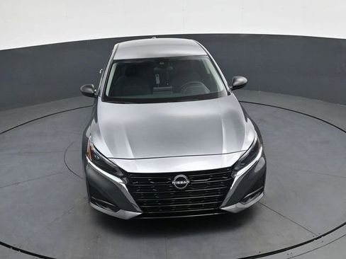 Used 2024 Nissan Altima 2.5 SV FWD image 30