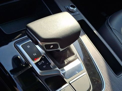 Used 2023 Audi Q5 2.0T Premium AWD/4WD image 16