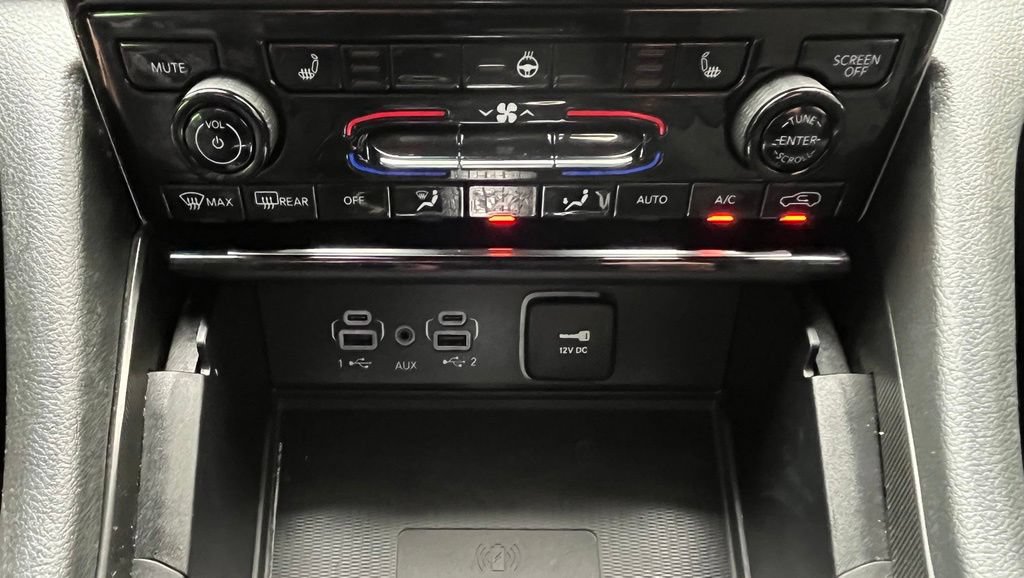 Certified 2024 Jeep Grand Cherokee L Laredo w/ Luxury Tech Group I AWD/4WD image 18