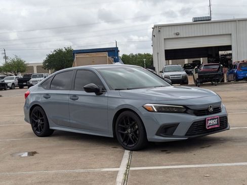 Used 2023 Honda Civic Sport image 3