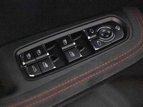 New 2026 Porsche Macan GTS image 21