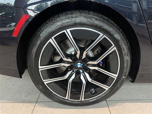 New 2025 BMW 760i xDrive w/ Executive Package image 7