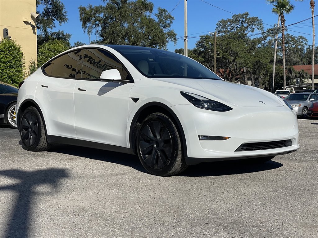 Used 2024 Tesla Model Y Long Range AWD/4WD image 10