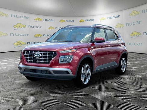 Used 2024 Hyundai Venue Limited image 2
