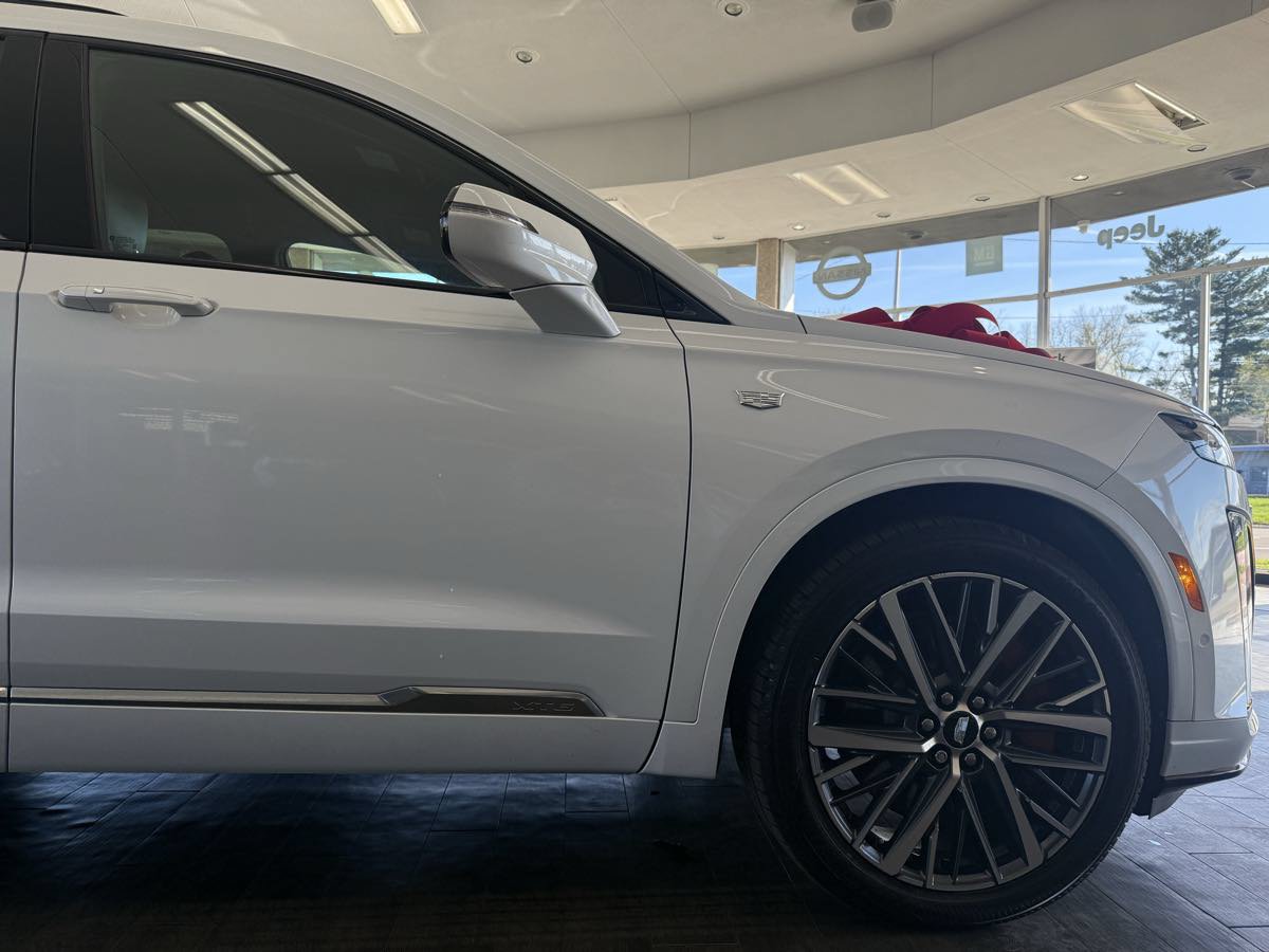 Used 2023 Cadillac XT6 Sport AWD/4WD image 4
