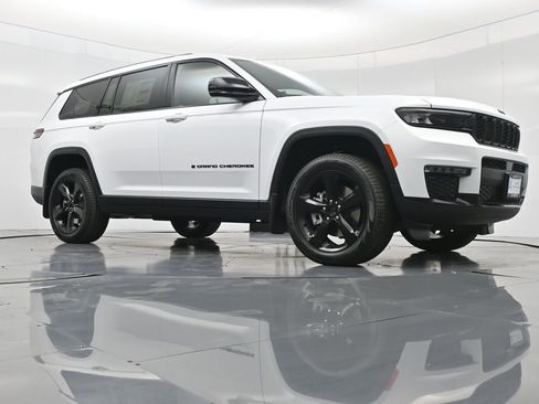 New 2025 Jeep Grand Cherokee L Limited w/ Black Appearance Package image 54