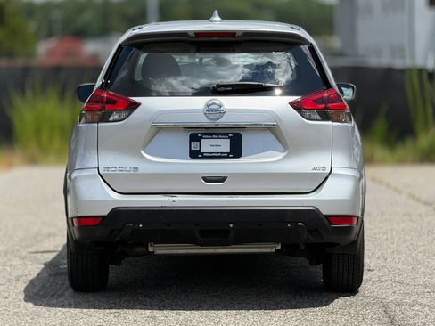 Used 2018 Nissan Rogue S AWD/4WD image 4