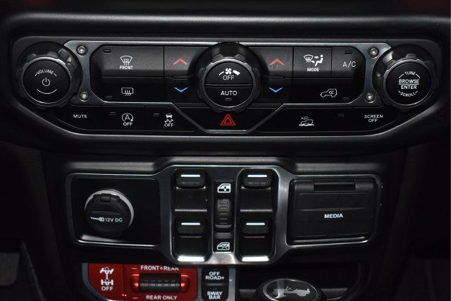 Used 2021 Jeep Wrangler Unlimited Rubicon w/ Uconnect 4C Nav & Sound Group AWD/4WD image 28
