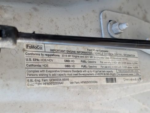 Used 2017 Ford F550 2WD Regular Cab Super Duty image 4