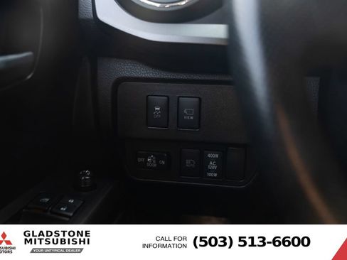 Used 2022 Toyota Tacoma TRD Off-Road w/ TRD Premium Off Road Package AWD/4WD image 14