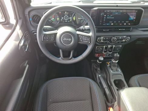 Used 2025 Jeep Wrangler Unlimited Rubicon 4xe w/ Safety Group AWD/4WD image 11