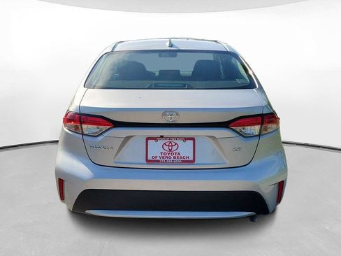 Certified 2022 Toyota Corolla LE FWD image 5