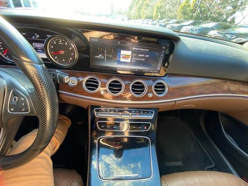 Used 2017 Mercedes-Benz E 300 4MATIC image 20
