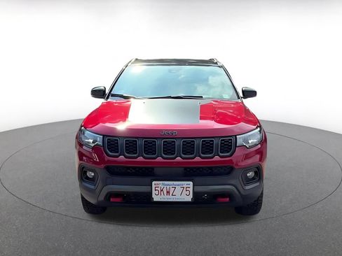 Used 2025 Jeep Compass Trailhawk AWD/4WD image 3