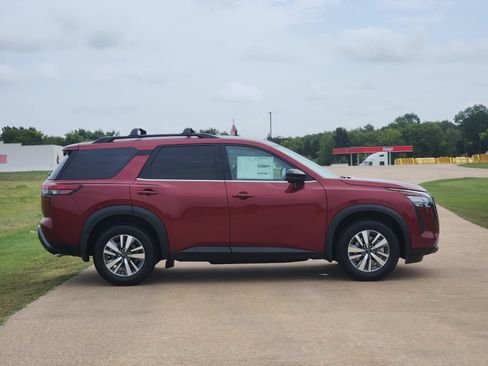 New 2026 Nissan Pathfinder SL FWD image 7