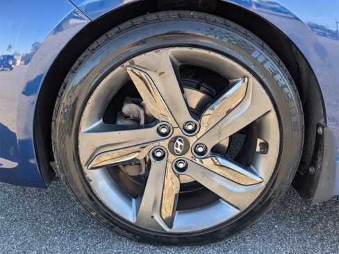 Used 2015 Hyundai Veloster Turbo image 13