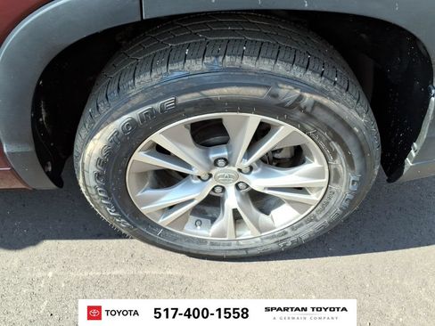 Used 2015 Toyota Highlander XLE FWD image 11