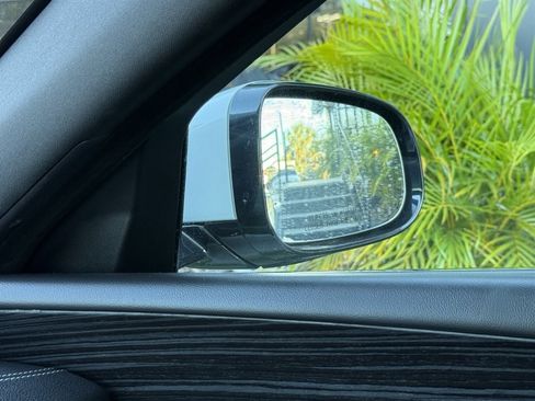 Used 2016 Jaguar XF S image 33