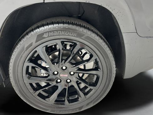 Used 2023 GMC Terrain SLE w/ Driver Convenience Package AWD/4WD image 8