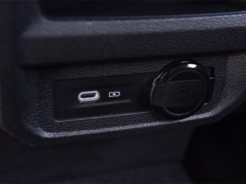 Certified 2023 Volkswagen Tiguan SE image 23