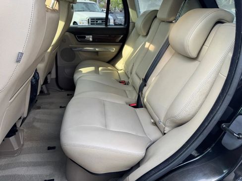 Used 2013 Land Rover Range Rover Sport HSE AWD/4WD image 19