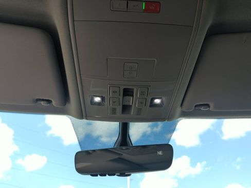 Used 2023 Volkswagen Atlas SE w/ Panoramic Sunroof Package FWD image 27