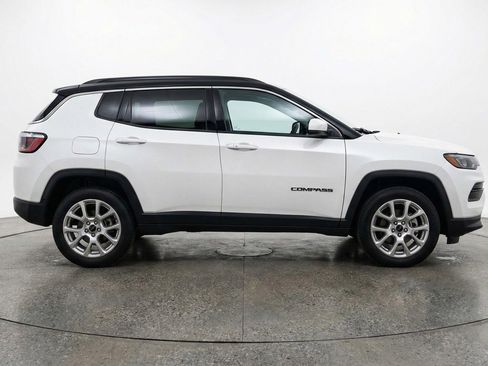 Used 2025 Jeep Compass Limited AWD/4WD image 8