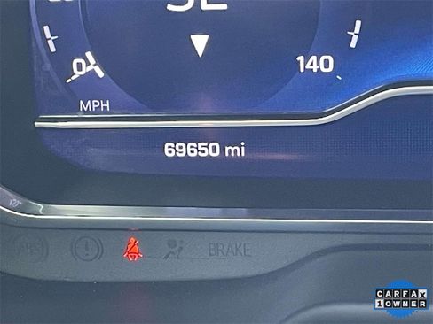 Used 2023 Chevrolet Suburban Premier image 24