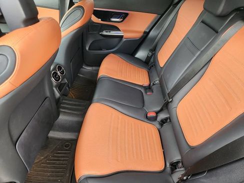 Used 2024 Mercedes-Benz GLC 300 4MATIC image 30