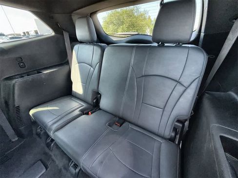 Used 2024 Buick Enclave Premium image 13