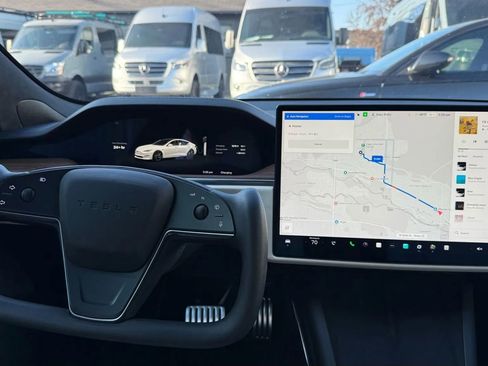 Used 2021 Tesla Model S Plaid image 8