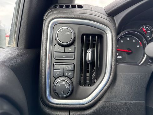 Used 2022 Chevrolet Silverado 2500 LT w/ Convenience Package image 23