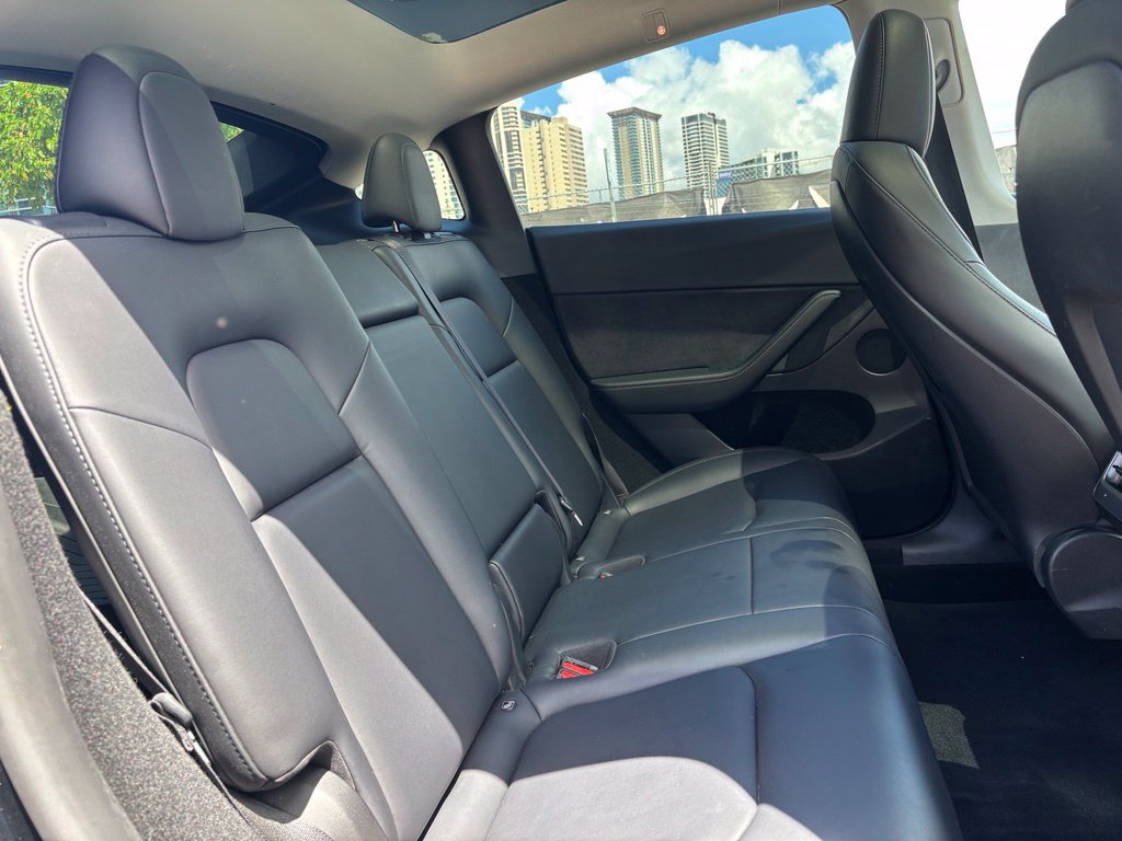 Used 2023 Tesla Model Y AWD image 10