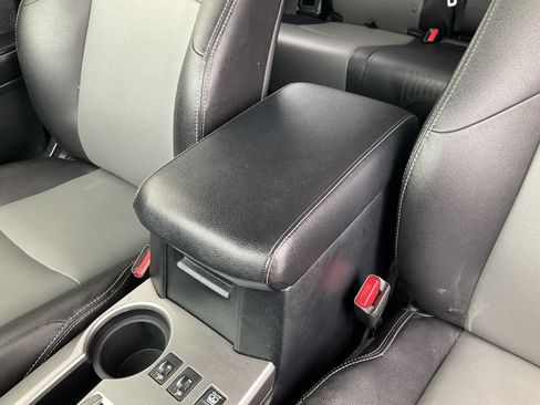 Used 2018 Toyota 4Runner SR5 Premium AWD/4WD image 20