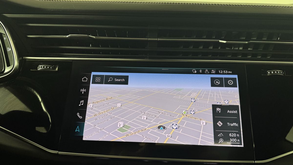 Used 2019 Audi Q8 Prestige w/ Luxury Package AWD/4WD image 22