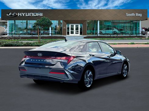 New 2026 Hyundai Elantra Sport image 7
