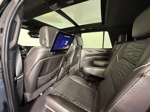 Used 2023 Cadillac Escalade V AWD/4WD image 32