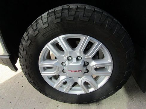 Used 2023 GMC Sierra 2500 SLT image 28