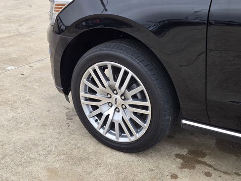 Used 2023 Ford Expedition Limited image 11