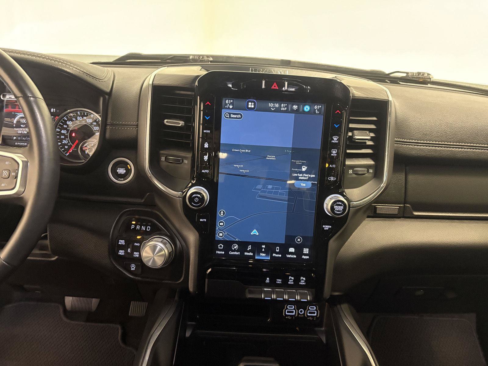 Used 2024 RAM 1500 Laramie AWD/4WD image 32