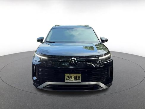 Used 2026 Volkswagen Tiguan SE AWD/4WD image 4
