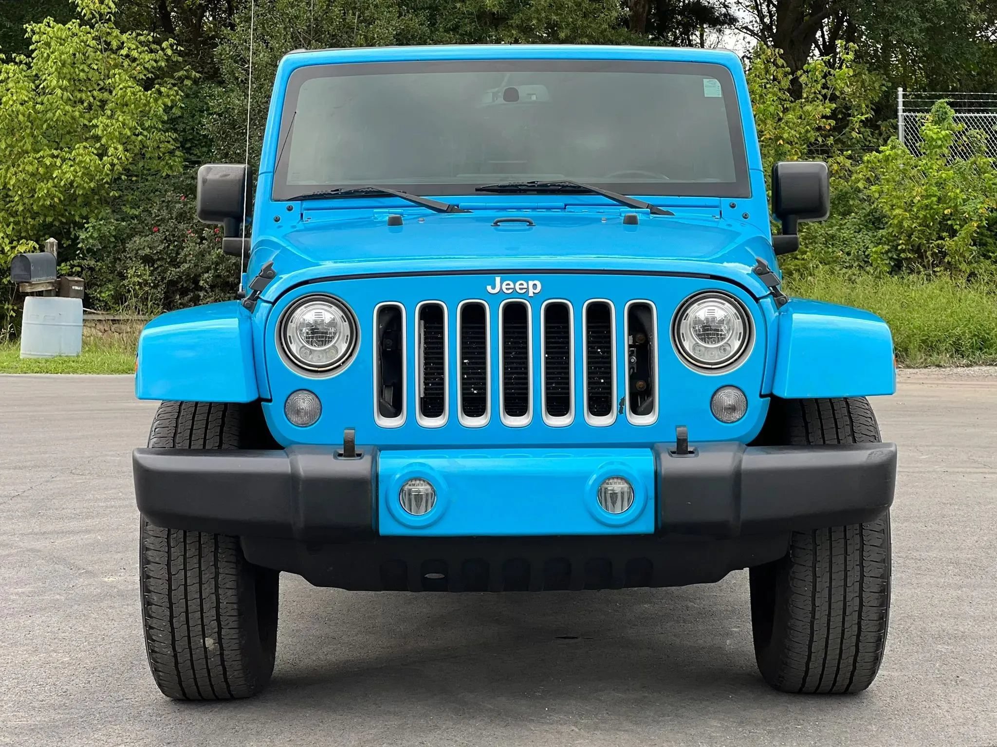 Used 2017 Jeep Wrangler Unlimited Sahara w/ Max Tow Package AWD/4WD image 8