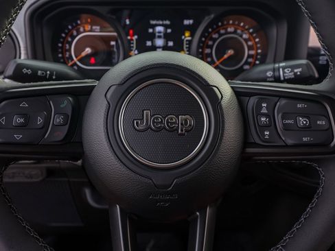 New 2025 Jeep Gladiator Willys image 24