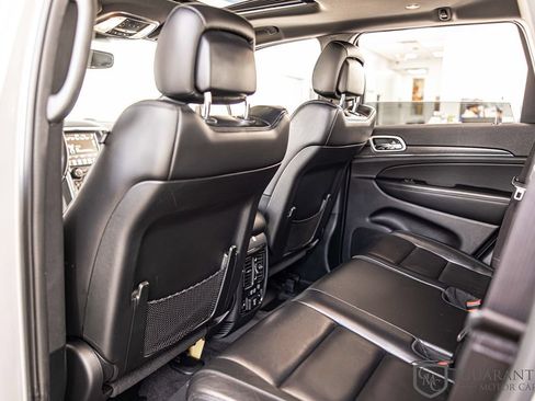 Used 2018 Jeep Grand Cherokee Limited AWD/4WD image 32