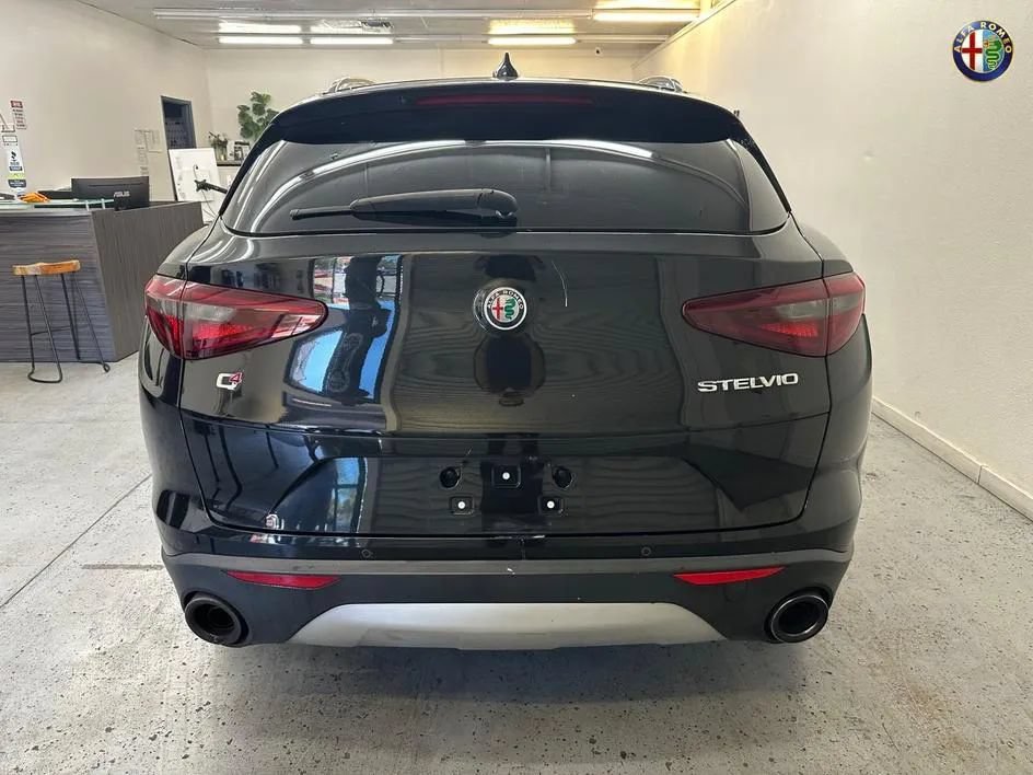 Used 2019 Alfa Romeo Stelvio Ti Sport w/ Quick Order Package 22S Sport AWD/4WD image 5
